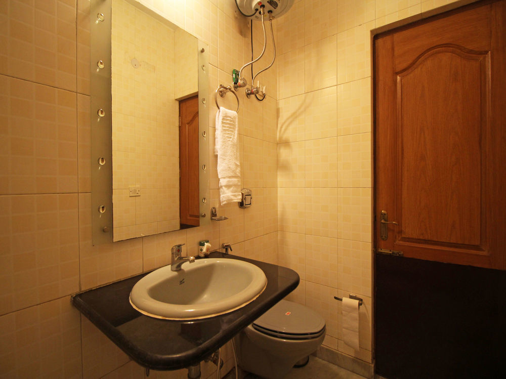 Oyo Flagship 592 Hauz Khas Village Neu-Delhi Exterior foto