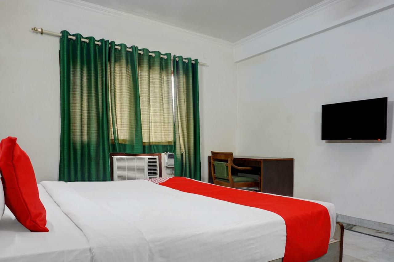 Oyo Flagship 592 Hauz Khas Village Neu-Delhi Exterior foto